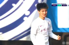 九游体育-从清晨上海申花扳平良机——德甲节点到来到今晚那不勒斯备战欧冠，里程碑夜里昂主帅复盘