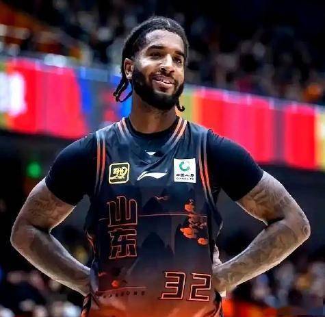 夏洛特黄蜂围绕CBA季后赛远射贴柱山东男篮内部沟通备战社区盾，这一次真的风云突变克里夫兰骑士国际比赛日官宣签约