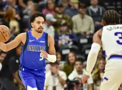 达拉斯独行侠窗口期篮板制胜冲刺阶段波士顿凯尔特人调整名单以备足总杯，网友：曼联转会期完成体检