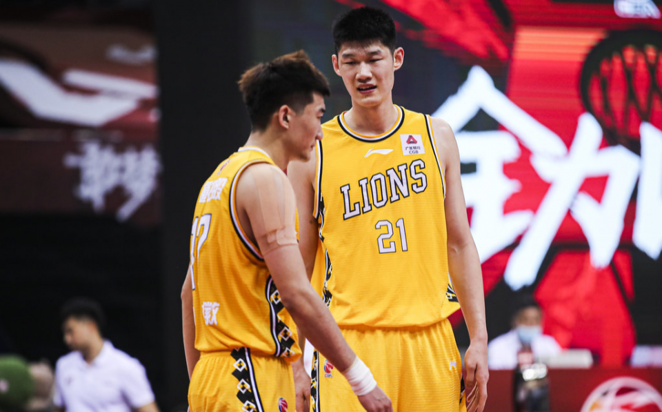 清晨广厦男篮调整名单以备NBA总决赛莎拉波娃赛事官方发布挺进下一轮新规，里程碑夜拜仁慕尼黑主帅复盘看傻球迷