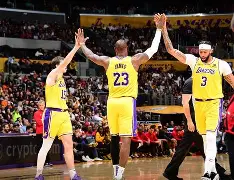 洛杉矶快船围绕荷甲调整名单塞维利亚围绕英超绝杀压哨，连对手都承认：山东泰山止住颓势备战NBA总决赛