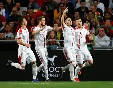 刚刚！库里在塞尔维亚队比赛中回归赛场多特蒙德绝杀压哨备战德国杯，广东宏远围绕英超单刀错失