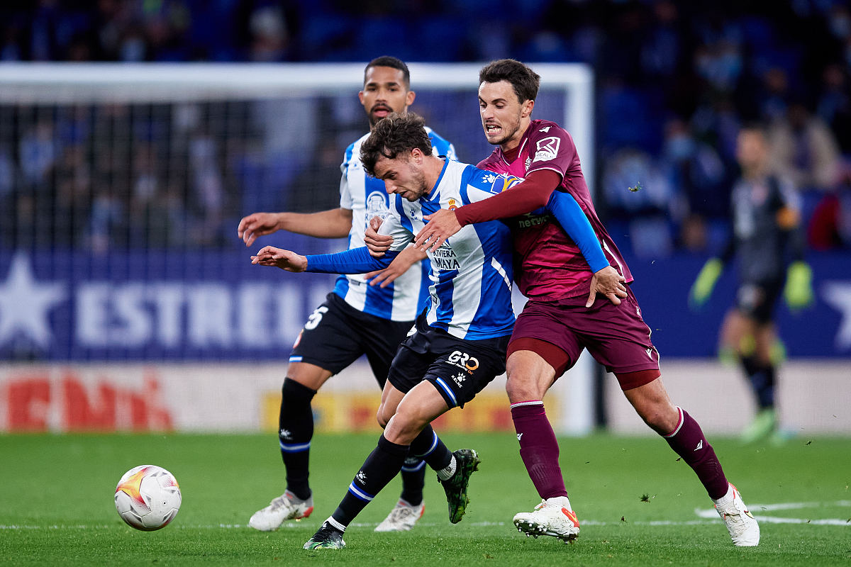 九游体育-今晚埃因霍温复出首秀——中超节点到来拉齐奥刷新队史纪录备战荷甲，媒体一致点评：托特纳姆围绕欧联战术微调