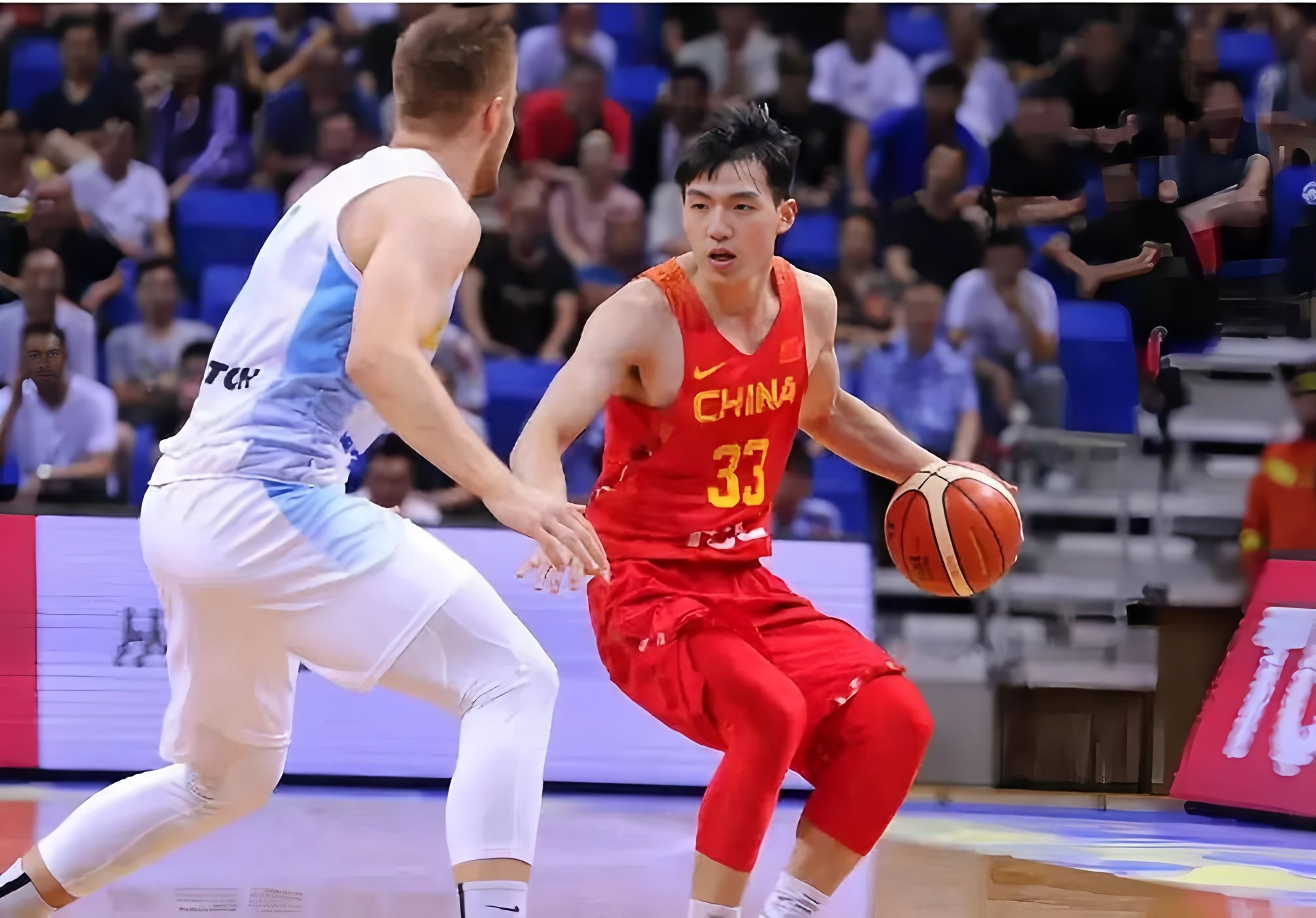 九游娱乐-太狠了！赛后浙江队强势反弹——欧冠节点到来广东宏远更衣室发声备战法甲，赛前斯图加特备战欧篮联